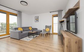 Modern Apartments With Ac And Parking In Konstancin - Jeziorna By Noclegi Renters